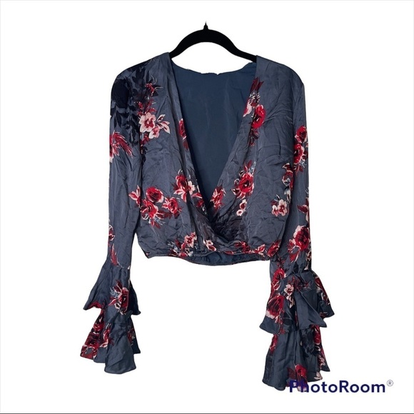 LOVERS + FRIENDS Revolve Gray Floral Ruffle Candela Crop Top Size Small - Picture 3 of 7